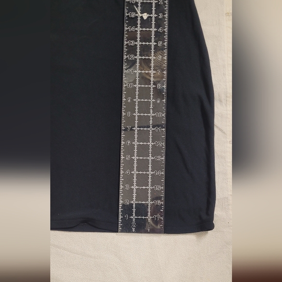 XS Old Navy Black Skirt - Picture 2 of 4